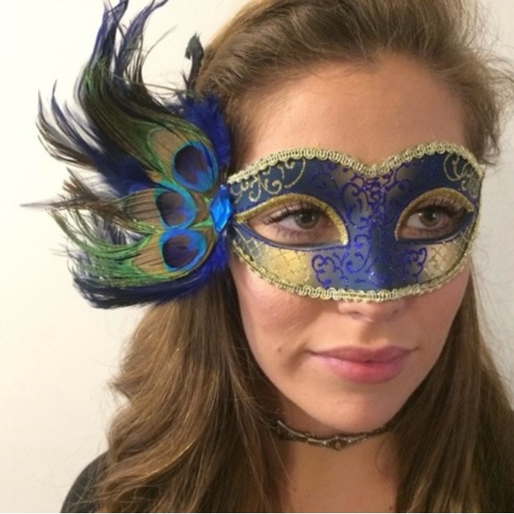 Mardi Gras Mask - Picture 4 of 10